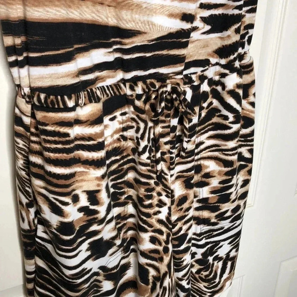 BEACH BREAK Animal Print Romper - Picture 3 of 8